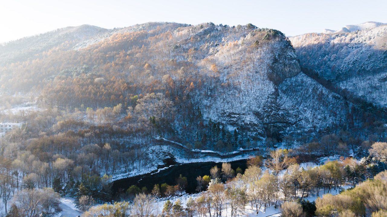 迎初雪 山城本溪若仙境