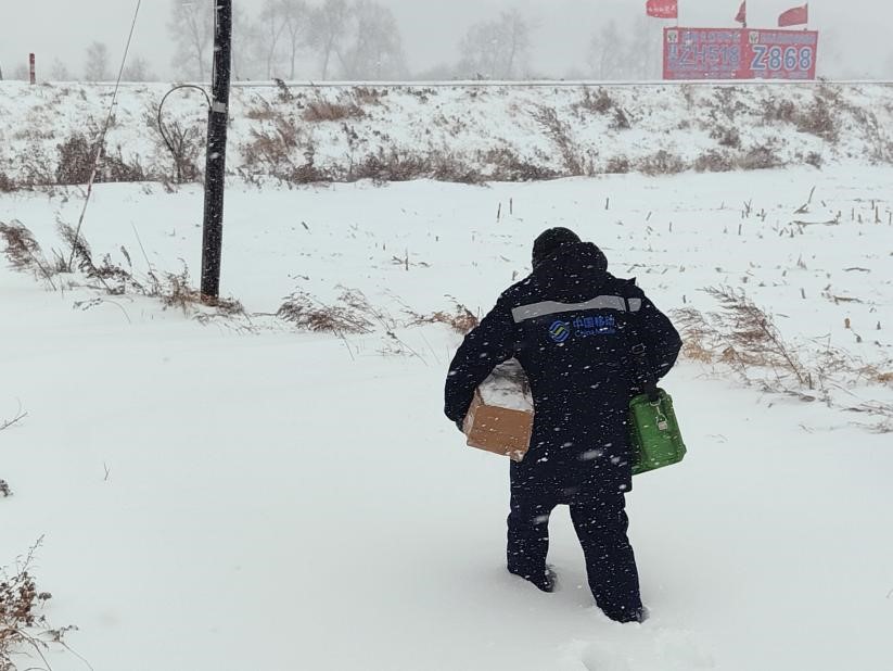 浴“雪”前行 黑龙江移动抗暴雪、保通信